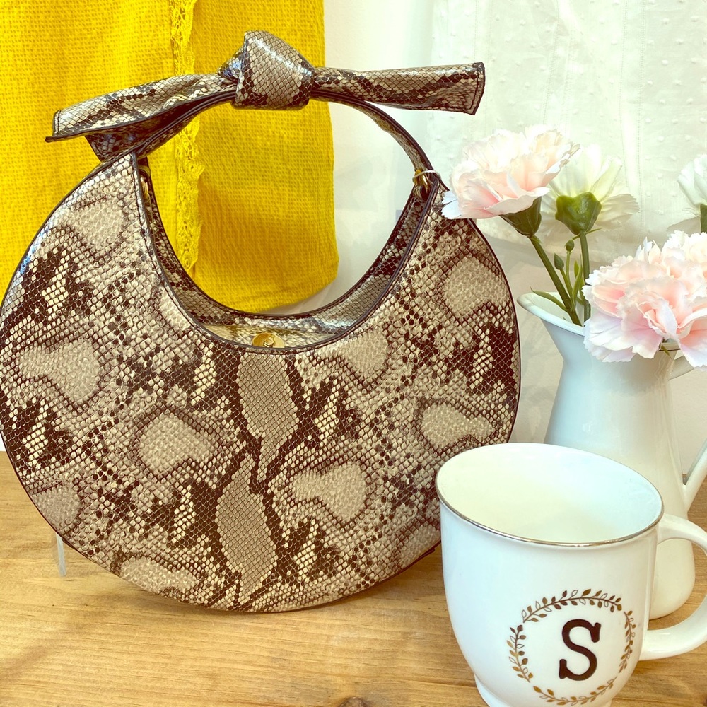 FAYE round purse